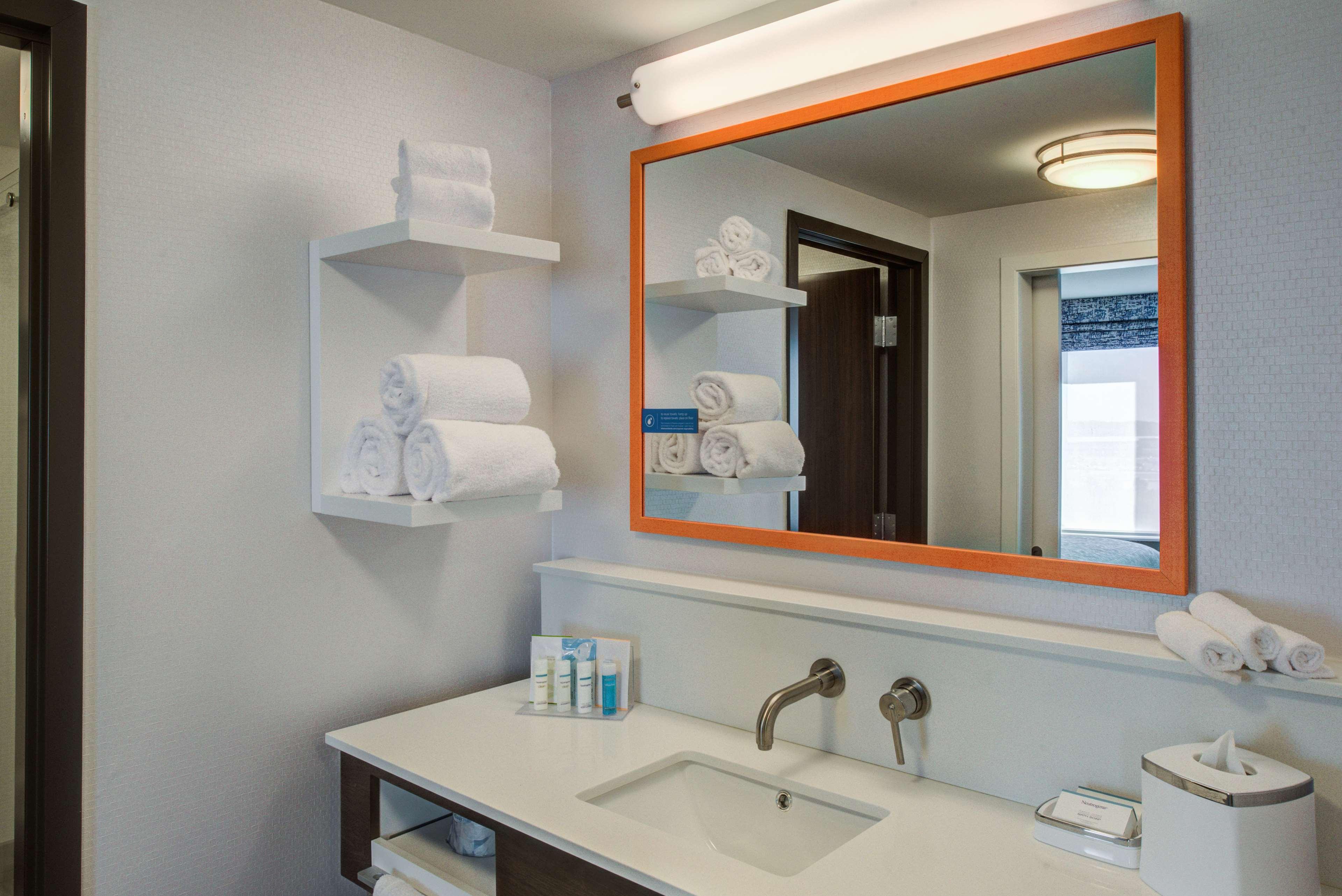 Hampton Inn & Suites Wixom/Novi/Detroit, Mi Екстериор снимка