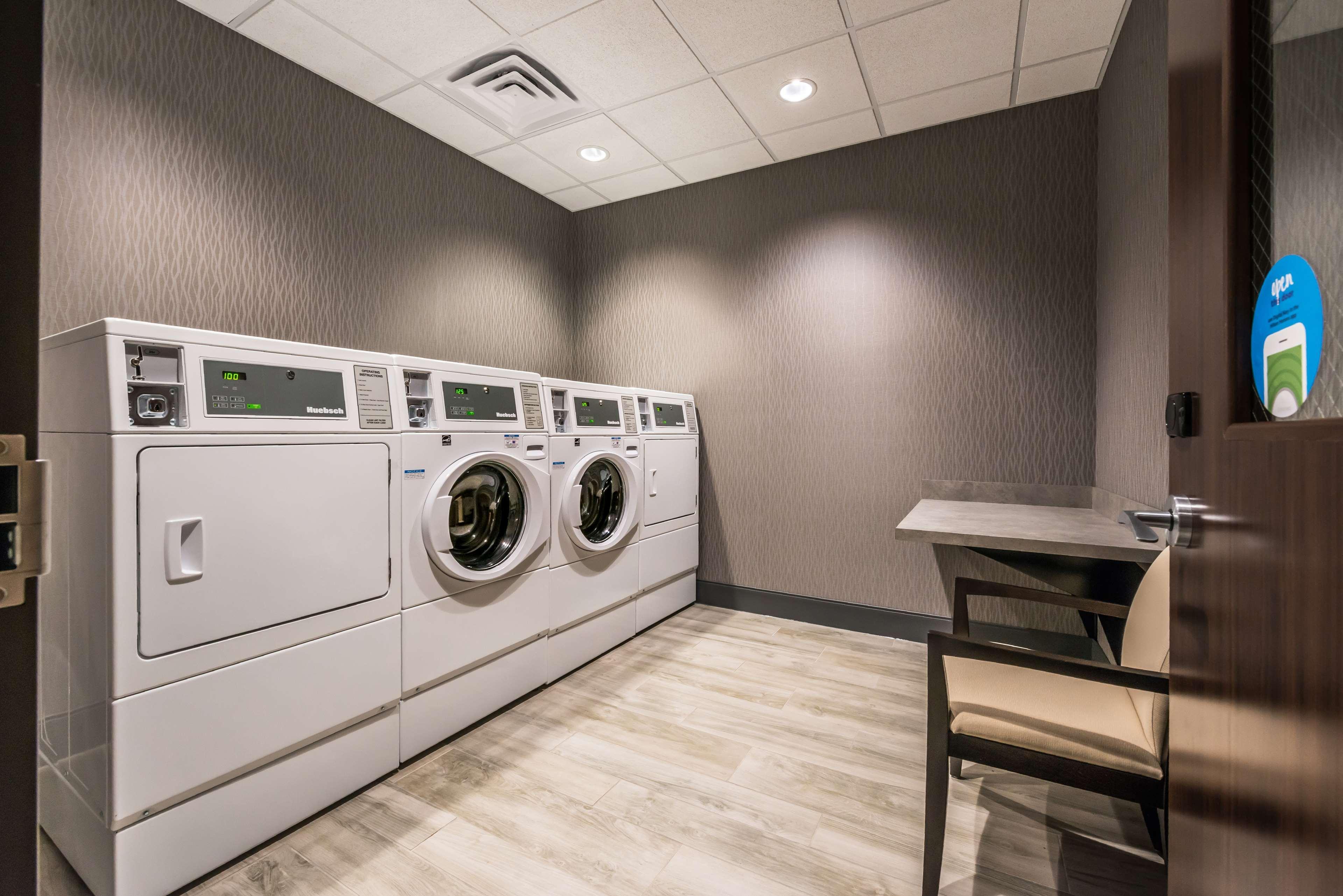Hampton Inn & Suites Wixom/Novi/Detroit, Mi Екстериор снимка