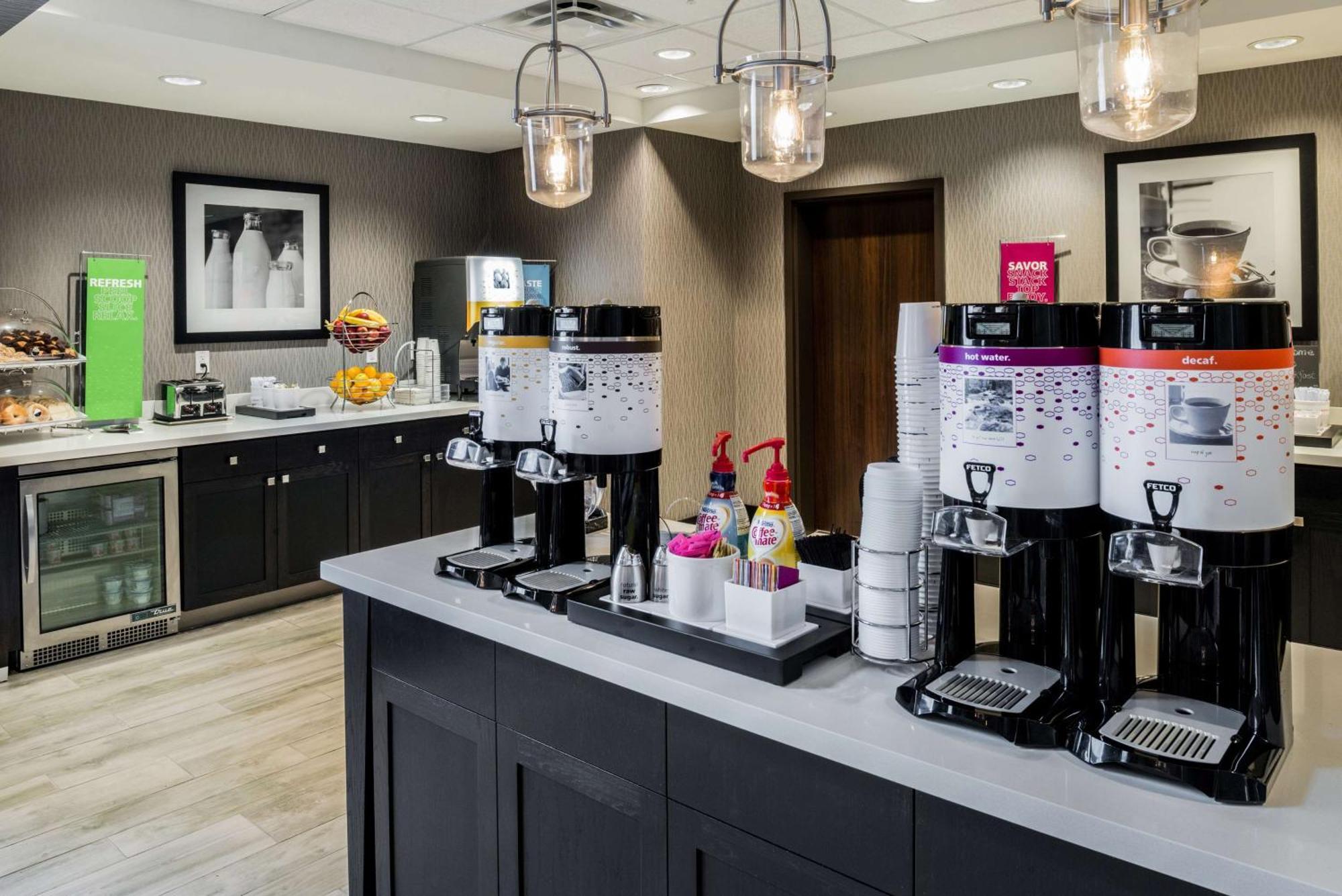 Hampton Inn & Suites Wixom/Novi/Detroit, Mi Екстериор снимка